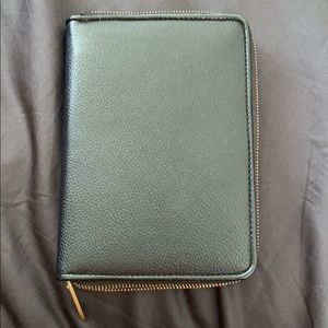 Phillip Lin for target travel wallet